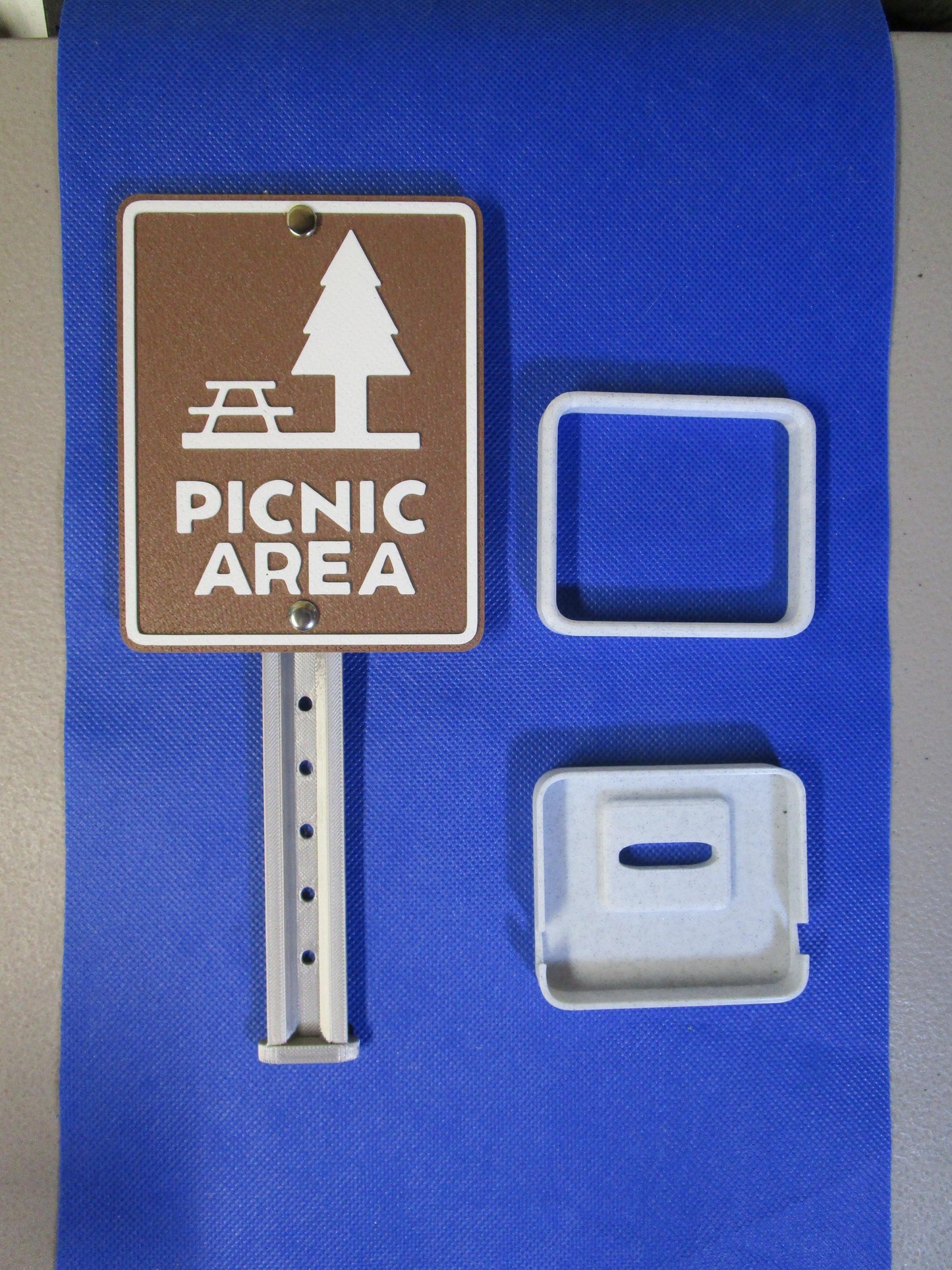 Picnic Area Mini Desk Sign – Authentic Road Sign, Business Card Holder & Candy Tray
