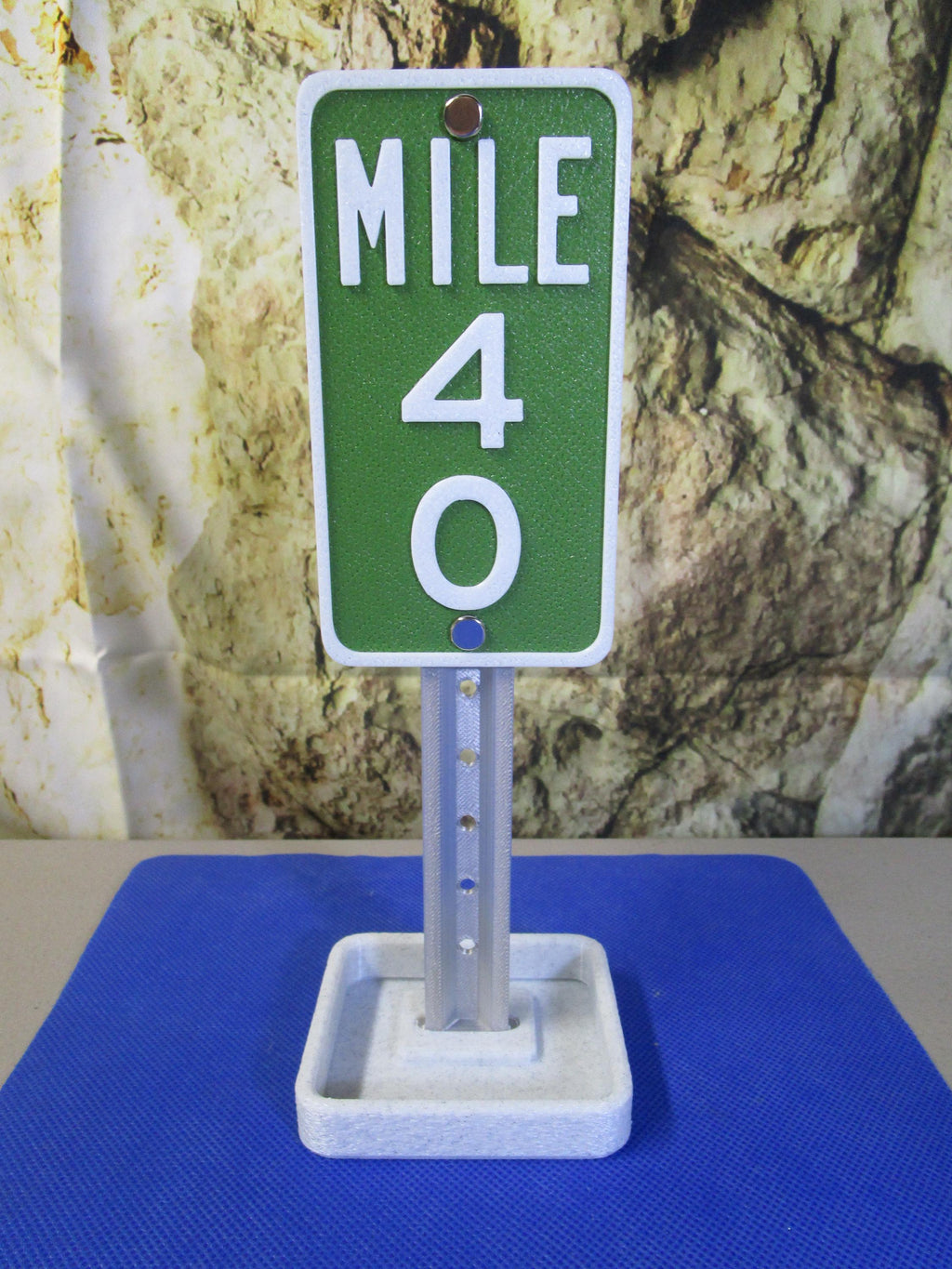 Mile 40 Marker: Funny Midlife Crisis 40th Birthday Gift