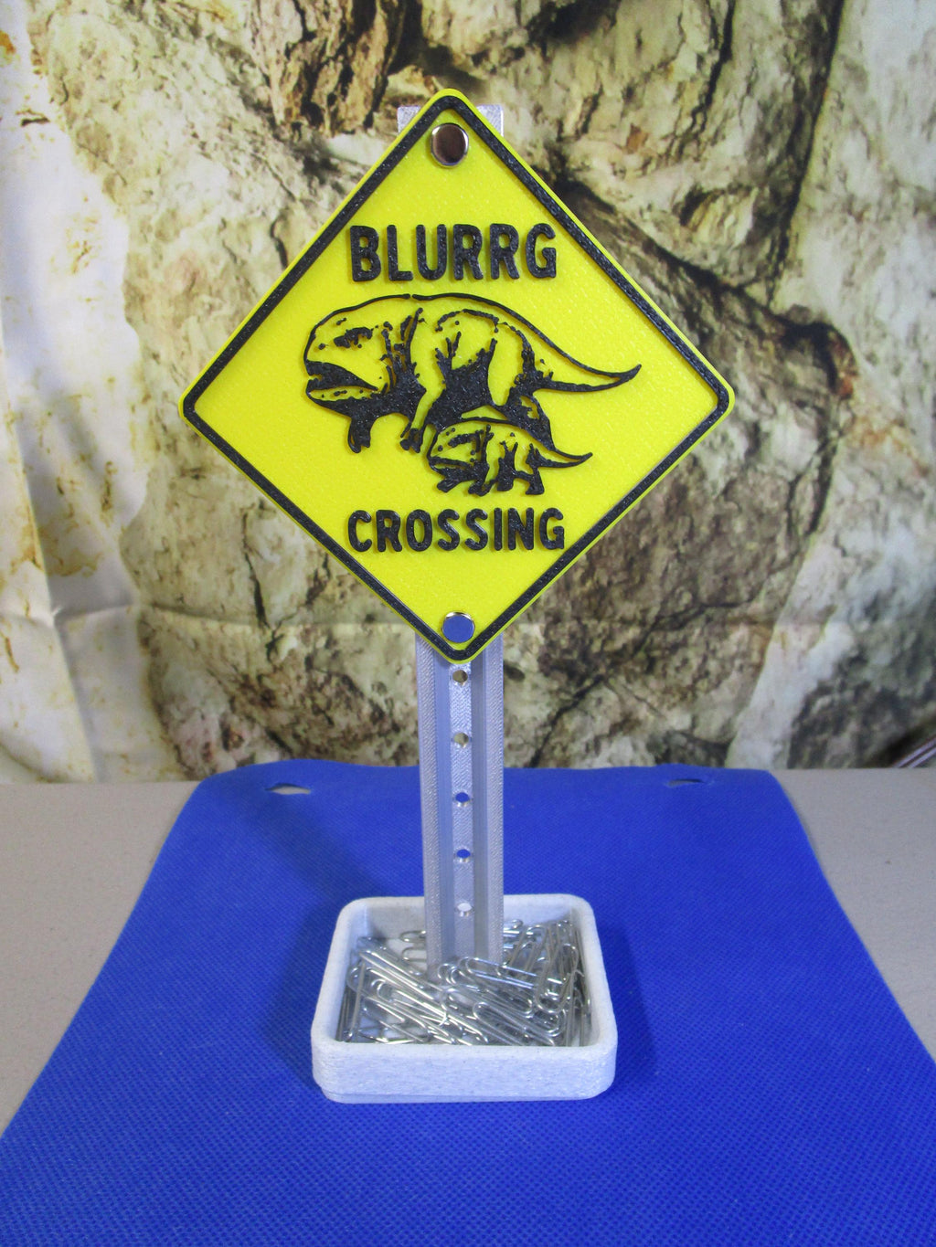 BLURRG Crossing Desk Sign & Candy Tray