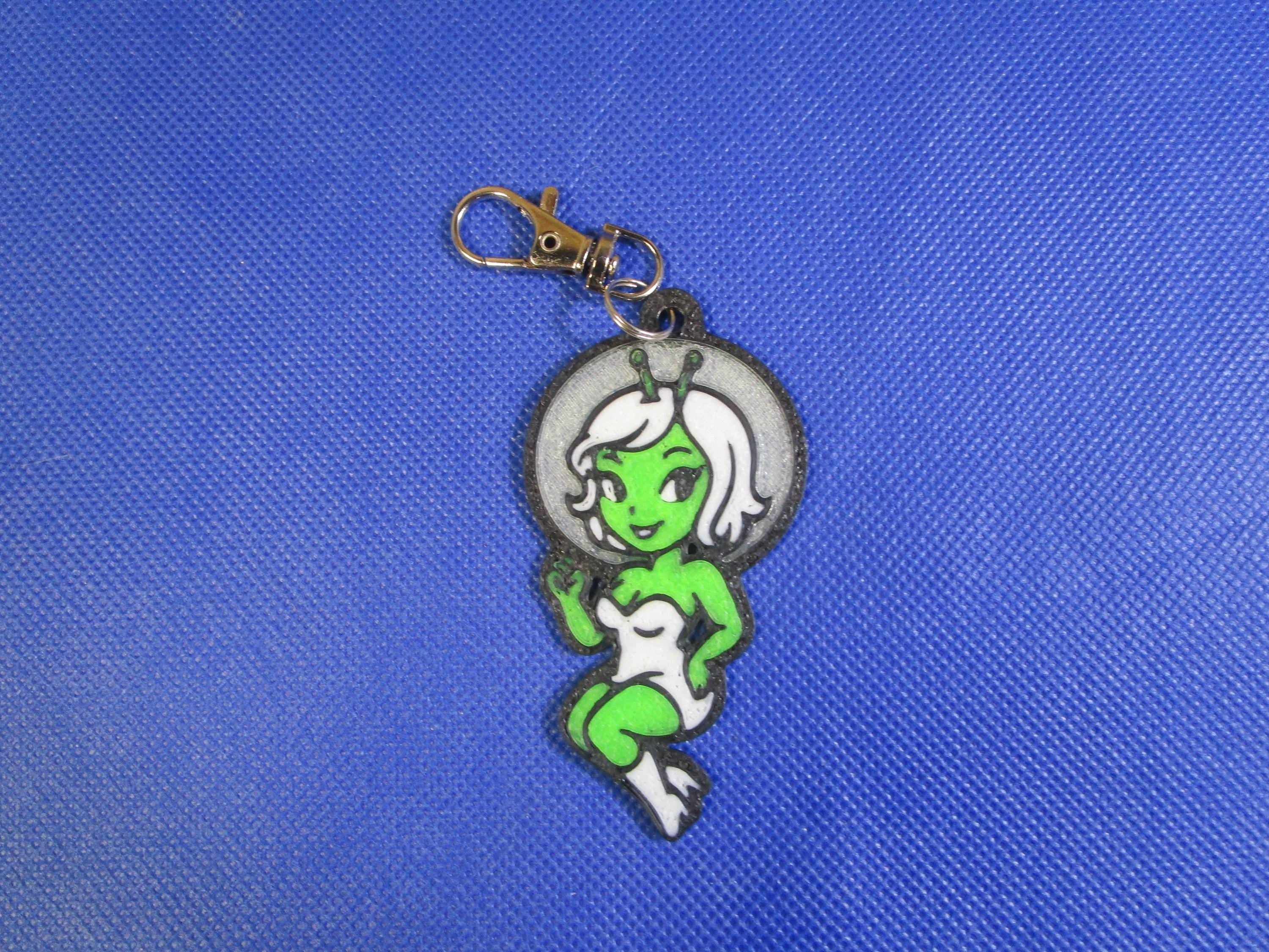 Adorable “Stary” Alien Keychain – Glow-in-the-Dark Charm / Zipper Pull