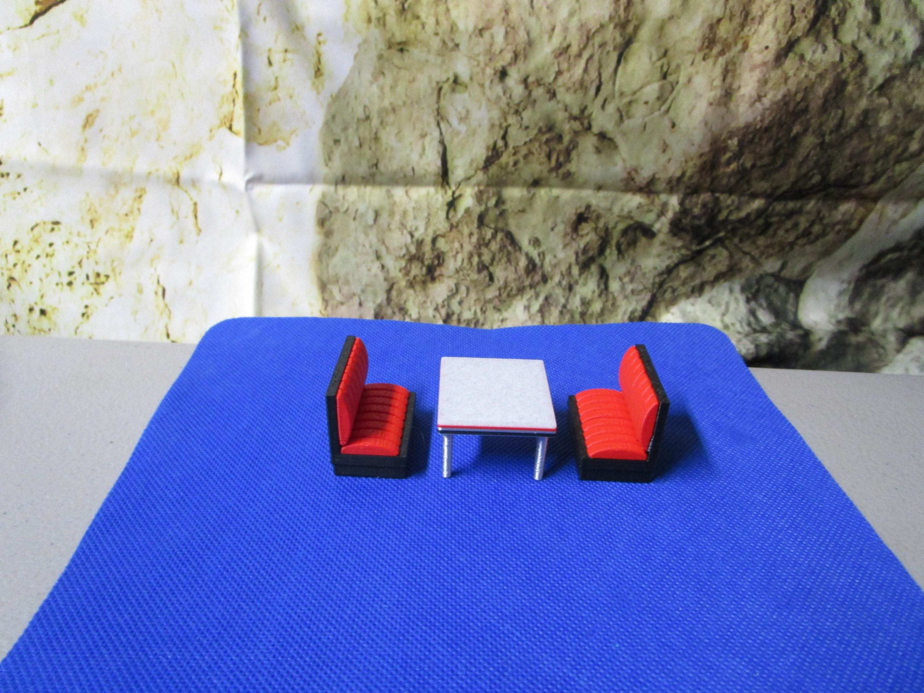 1950s Diner Booth Set – Retro Restaurant Miniature, 1:32 Scale Diorama Accessory