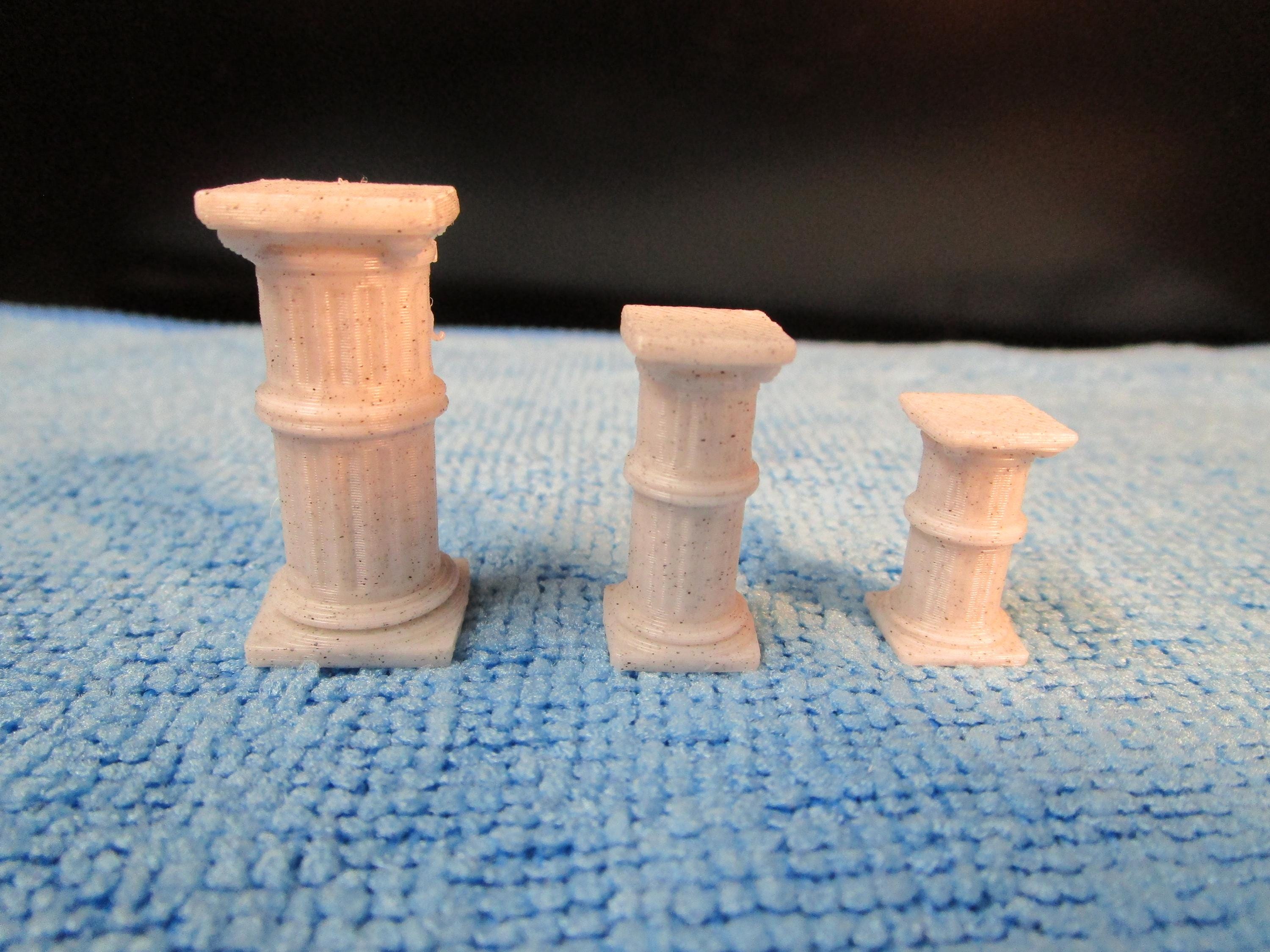 1:24 Scale Roman Columns – Miniature Pedestals for Dollhouse Dioramas, Classical Decor Stands